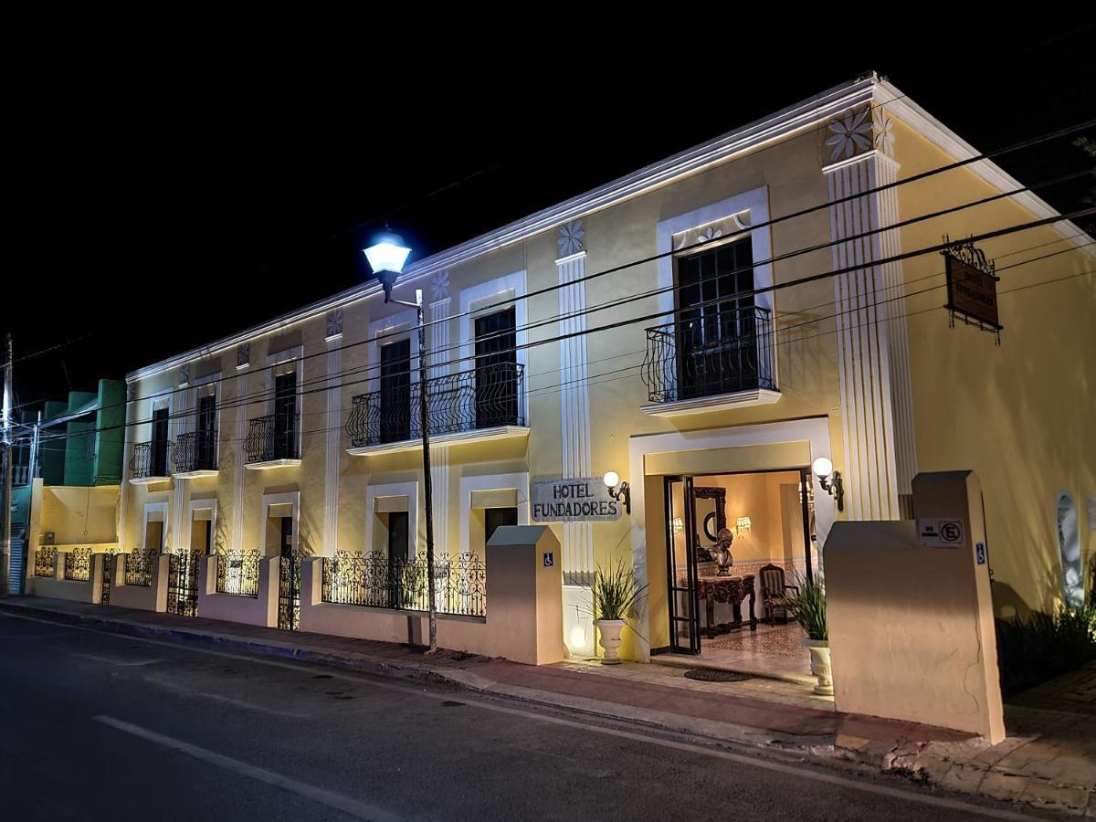Hotel Fundadores Valladolid  Esterno foto