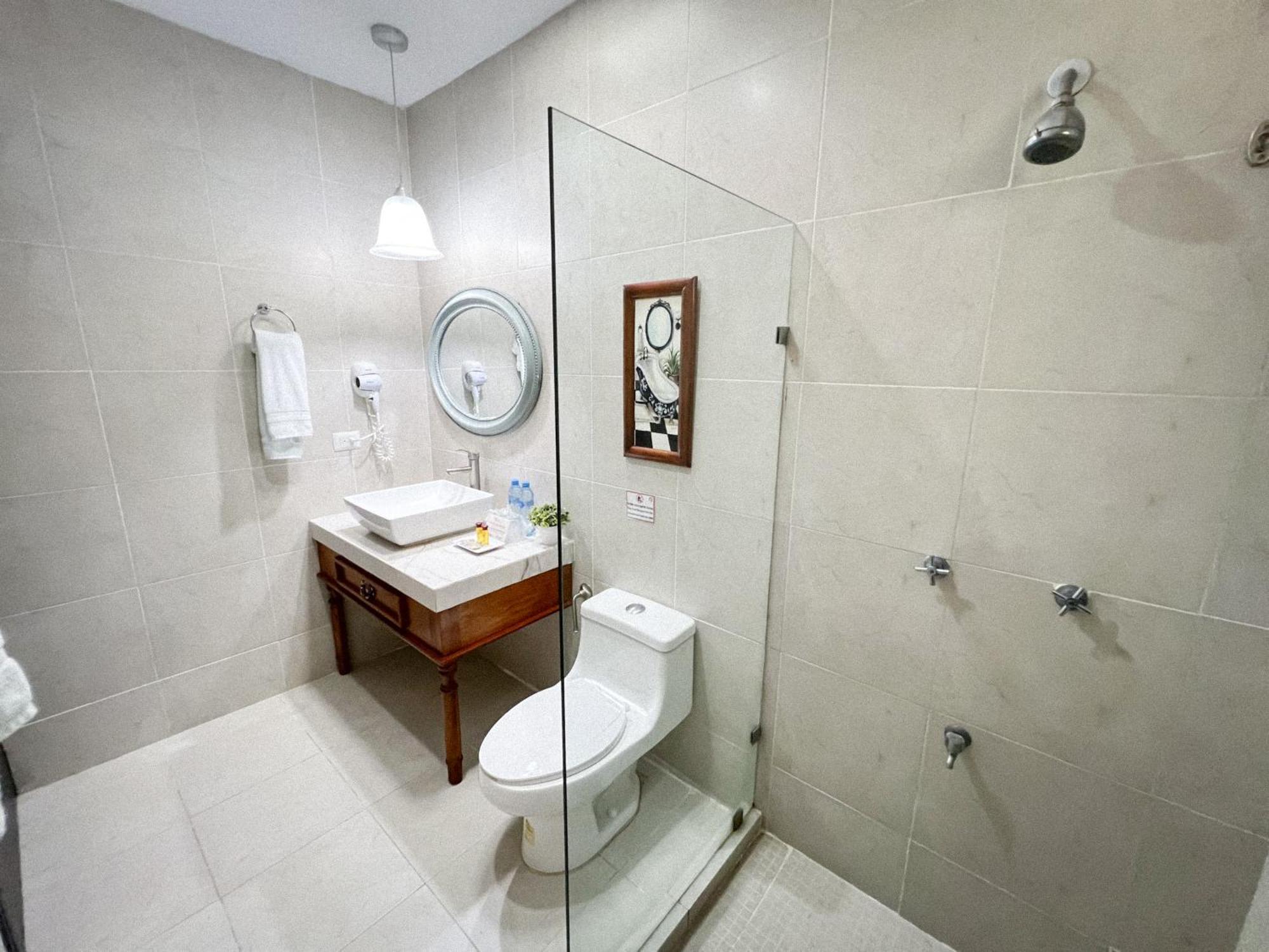 Hotel Fundadores Valladolid  Esterno foto